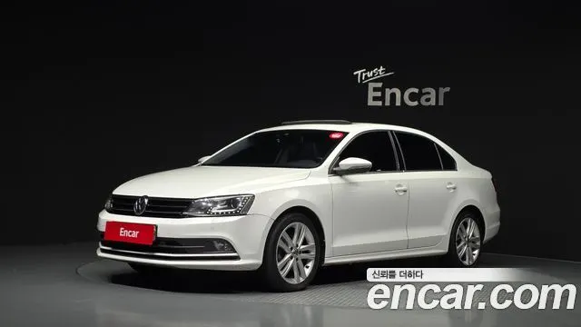 VOLKSWAGEN JETTA 2015 — 210 087 км, белый, Корея — под ключ — фото 1
