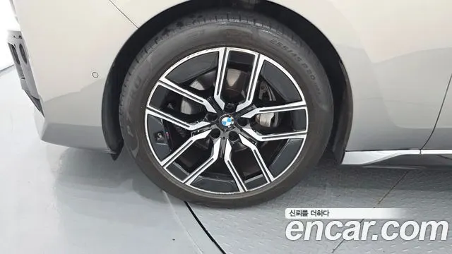BMW 7 SERIES 2023 — 39 725 км, светло-золотистый, Корея — под ключ — фото 5