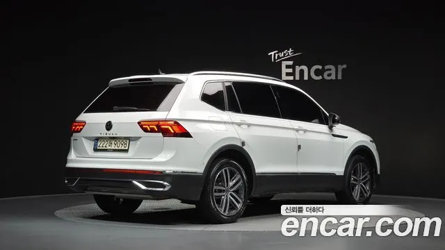 VOLKSWAGEN TIGUAN ALLSPACE 2023 — 46 525 км, белый, Корея — под ключ — фото 2
