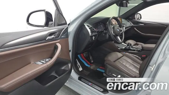 BMW X4 2023 — 32 280 км, светло-серебристый, Корея — под ключ — фото 10