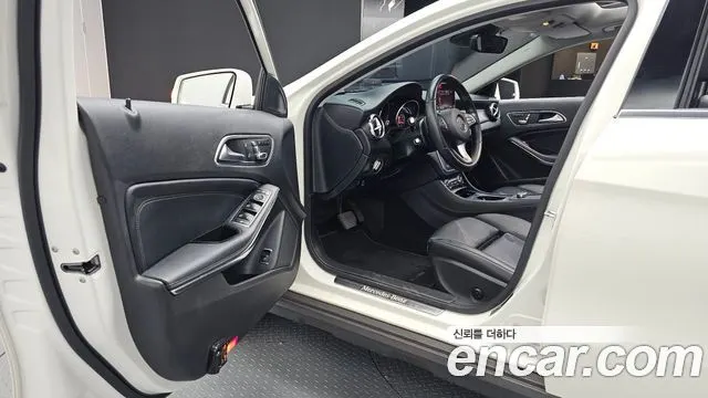 MERCEDES-BENZ GLA-CLASS X156 2018 — 60 031 км, белый, Корея — под ключ — фото 10