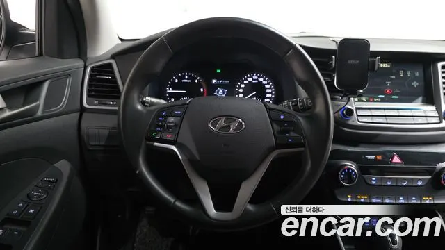 HYUNDAI TUCSON 2018 — 164 075 км, белый, Корея — под ключ — фото 12