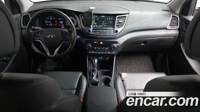 HYUNDAI TUCSON 2018 — 164 075 км, белый, Корея — под ключ — фото 7