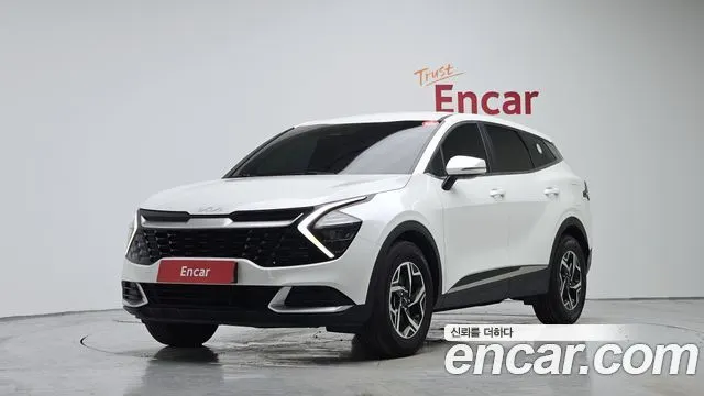 KIA SPORTAGE 2022 — 107 254 км, белый, Корея — под ключ — фото 1
