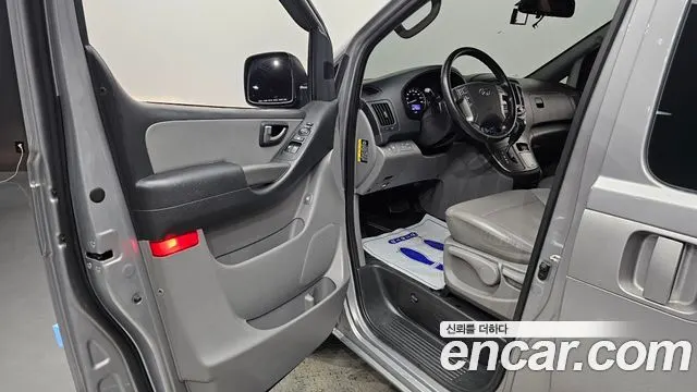 HYUNDAI GRAND STAREX 2019 — 79 495 км, серебристый, Корея — под ключ — фото 10