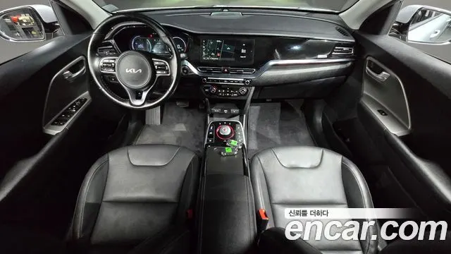 KIA NIRO PLUS 2023 — 28 907 км, серебристый, Корея — под ключ — фото 7
