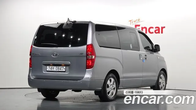 HYUNDAI GRAND STAREX 2019 — 149 102 км, серебристо-серый, Корея — под ключ — фото 2