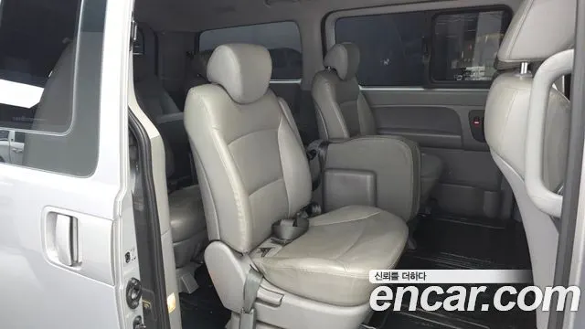 HYUNDAI GRAND STAREX 2019 — 149 102 км, серебристо-серый, Корея — под ключ — фото 12
