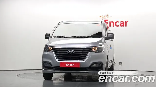 HYUNDAI GRAND STAREX 2019 — 149 102 км, серебристо-серый, Корея — под ключ — фото 3