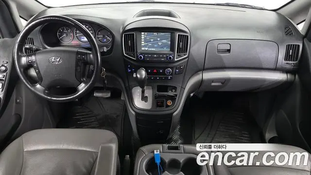 HYUNDAI GRAND STAREX 2019 — 149 102 км, серебристо-серый, Корея — под ключ — фото 7