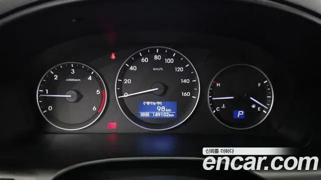 HYUNDAI GRAND STAREX 2019 — 149 102 км, серебристо-серый, Корея — под ключ — фото 8