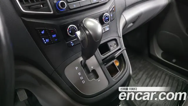 HYUNDAI GRAND STAREX 2019 — 149 102 км, серебристо-серый, Корея — под ключ — фото 9