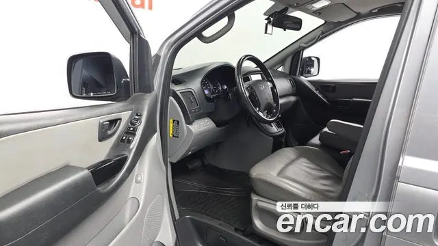 HYUNDAI GRAND STAREX 2019 — 149 102 км, серебристо-серый, Корея — под ключ — фото 10