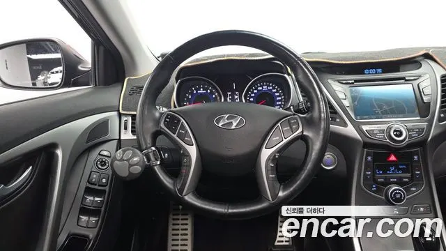 HYUNDAI AVANTE 2015 — 84 202 км, чёрный, Корея — под ключ — фото 12
