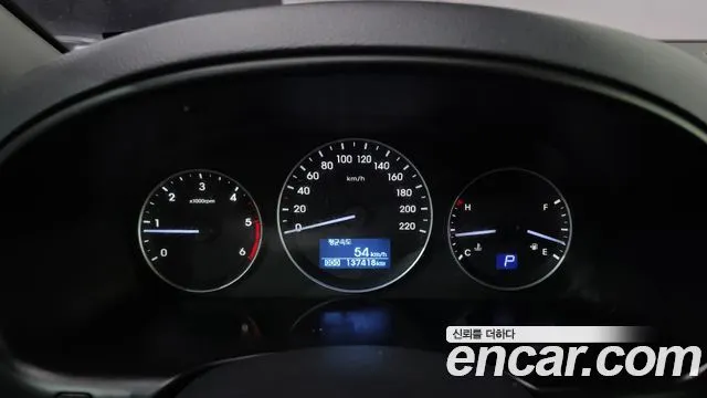 HYUNDAI GRAND STAREX 2019 — 137 418 км, серебристый, Корея — под ключ — фото 8