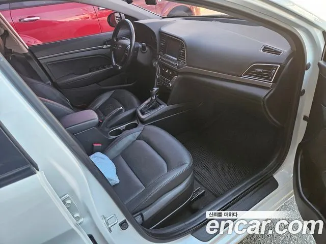 HYUNDAI AVANTE 2016 — 236 800 км, белый, Корея — под ключ — фото 10
