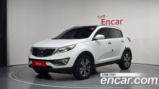 KIA SPORTAGE R 2012 — 93 685 км, белый, Корея — под ключ — фото 1