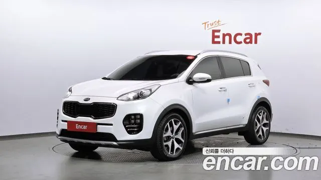 KIA SPORTAGE 2016 — 67 392 км, белый, Корея — под ключ — фото 1