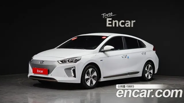 HYUNDAI IONIQ ELECTRIC 2017 — 125 082 км, белый, Корея — под ключ — фото 1