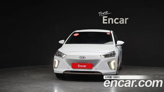 HYUNDAI IONIQ ELECTRIC 2017 — 125 082 км, белый, Корея — под ключ — фото 3