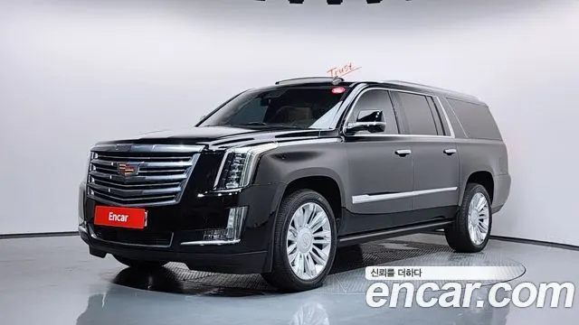 CADILLAC ESCALADE 2017 — 114 698 км, чёрный, Корея — под ключ — фото 1