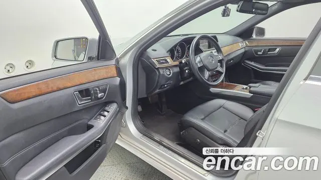 MERCEDES-BENZ E-CLASS W212 2014 — 141 148 км, серебристый, Корея — под ключ — фото 10