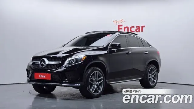 MERCEDES-BENZ GLE-CLASS W166 2017 — 58 875 км, чёрный, Корея — под ключ — фото 1
