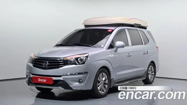KGM KORANDO TURISMO 2016 — 158 349 км, серебристо-серый, Корея — под ключ — фото 1