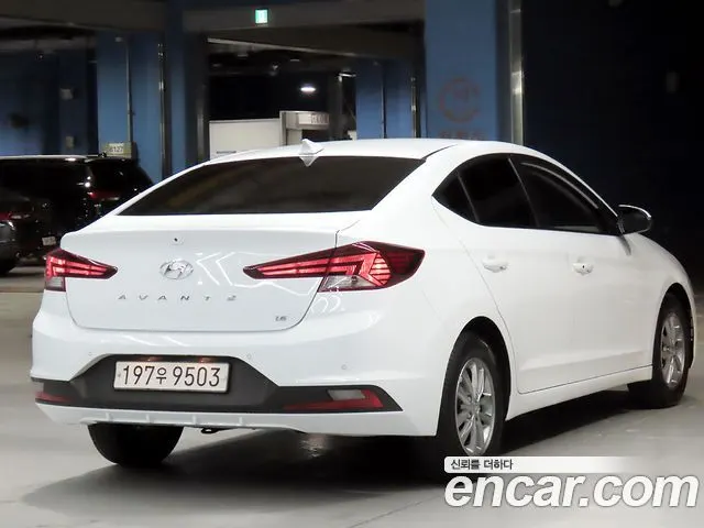 HYUNDAI AVANTE 2019 — 50 055 км, белый, Корея — под ключ — фото 4