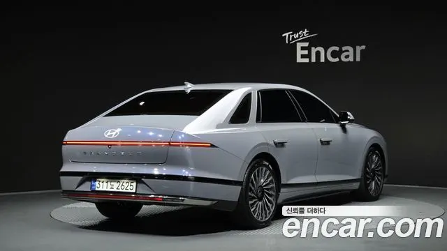 HYUNDAI GRANDEUR HYBRID 2024 — 36 458 км, светло-серебристый, Корея — под ключ — фото 1