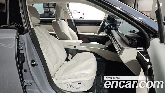 HYUNDAI GRANDEUR HYBRID 2024 — 36 458 км, светло-серебристый, Корея — под ключ — фото 12