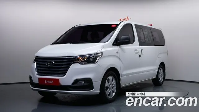 HYUNDAI GRAND STAREX 2019 — 20 168 км, белый, Корея — под ключ — фото 1