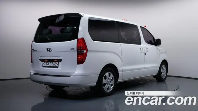 HYUNDAI GRAND STAREX 2019 — 20 168 км, белый, Корея — под ключ — фото 2