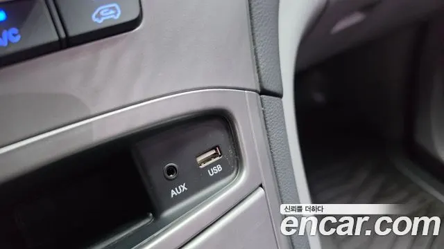 HYUNDAI GRAND STAREX 2019 — 20 168 км, белый, Корея — под ключ — фото 12