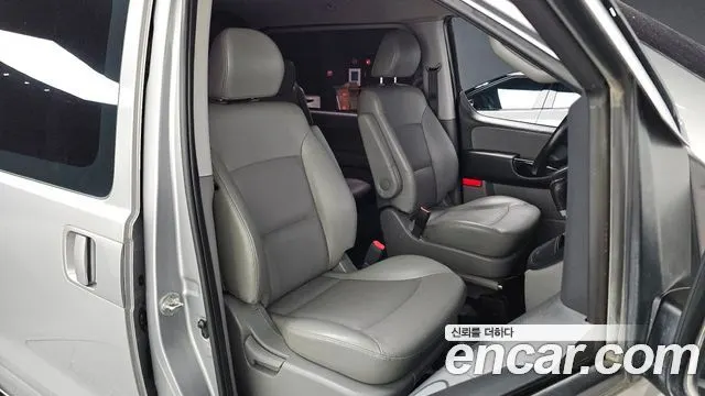 HYUNDAI GRAND STAREX 2019 — 130 838 км, серебристый, Корея — под ключ — фото 11