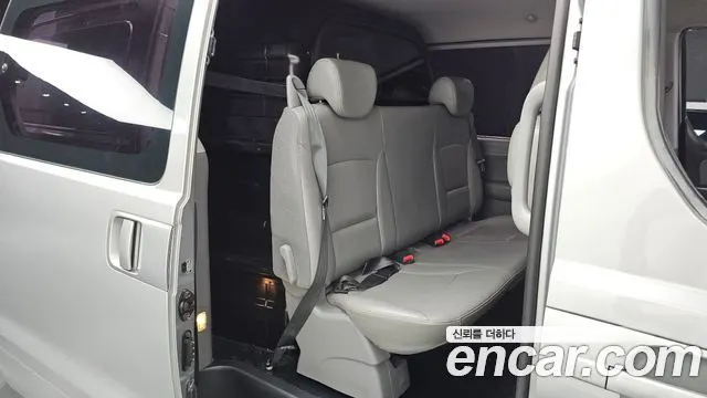 HYUNDAI GRAND STAREX 2019 — 130 838 км, серебристый, Корея — под ключ — фото 12