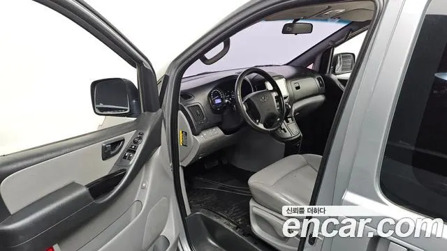 HYUNDAI GRAND STAREX 2019 — 130 838 км, серебристый, Корея — под ключ — фото 10