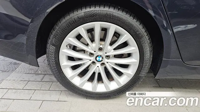 BMW 5 SERIES 2020 — 64 793 км, синий, Корея — под ключ — фото 5