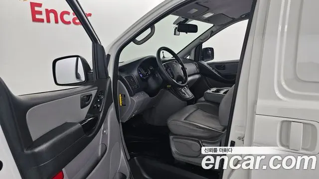 HYUNDAI GRAND STAREX 2019 — 158 167 км, белый, Корея — под ключ — фото 10
