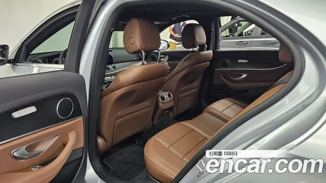 MERCEDES-BENZ E-CLASS W213 2023 — 43 013 км, светло-серебристый, Корея — под ключ — фото 11