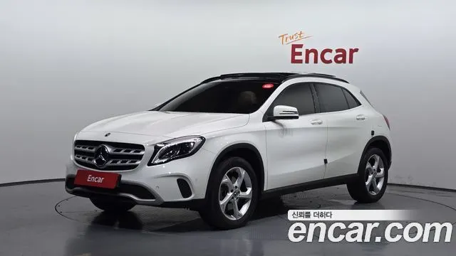 MERCEDES-BENZ GLA-CLASS X156 2018 — 25 496 км, белый, Корея — под ключ — фото 1