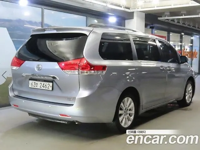 TOYOTA SIENNA 2014 — 103 493 км, серебристый, Корея — под ключ — фото 4