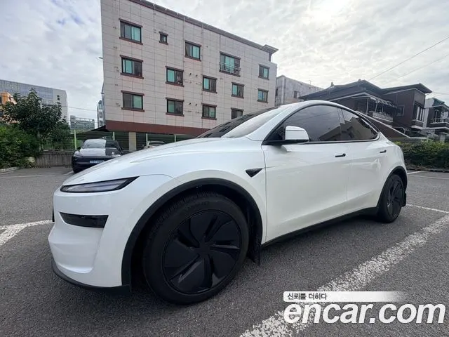 TESLA MODEL Y 2025 — 14 000 км, белый, Корея — под ключ — фото 1
