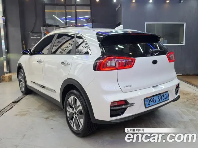 KIA NIRO 2020 — 74 300 км, белый, Корея — под ключ — фото 6