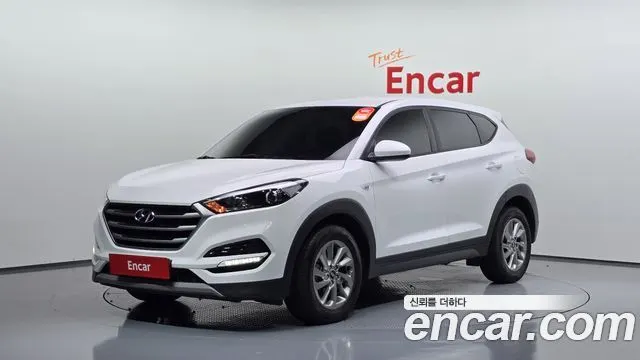HYUNDAI TUCSON 2018 — 101 073 км, белый, Корея — под ключ — фото 1