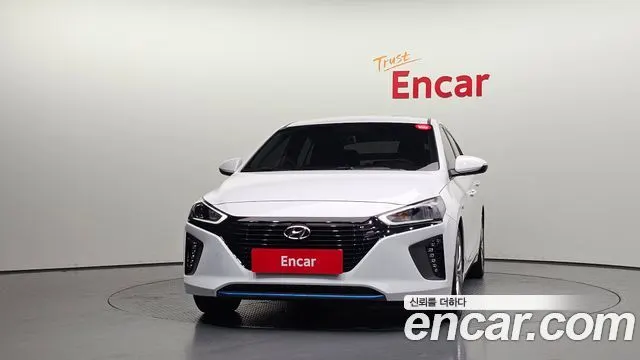 HYUNDAI IONIQ HYBRID 2017 — 98 534 км, белый, Корея — под ключ — фото 3