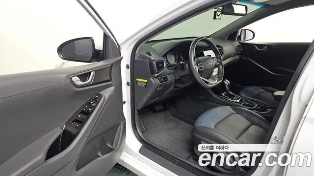 HYUNDAI IONIQ HYBRID 2017 — 98 534 км, белый, Корея — под ключ — фото 10