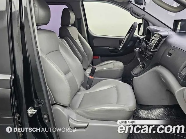 HYUNDAI GRAND STAREX 2016 — 175 396 км, чёрный, Корея — под ключ — фото 10