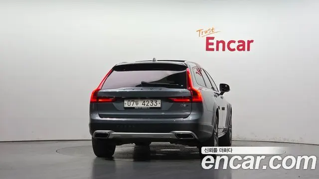 VOLVO V90 CROSS COUNTRY 2018 — 75 857 км, серый, Корея — под ключ — фото 4