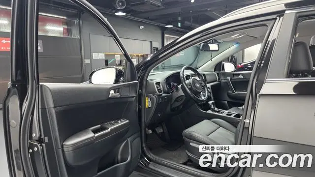 KIA SPORTAGE 2016 — 178 797 км, чёрный, Корея — под ключ — фото 10